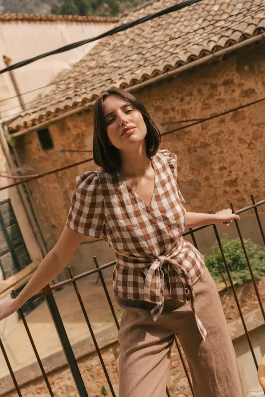 ELISA top in Mocha Gingham | Size: L
