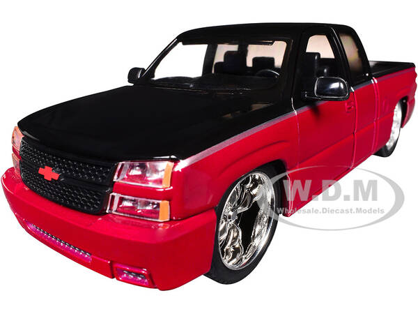 2006 Chevrolet Silverado Custom Pickup Truck Red Metallic and Black with Silver Stripes Die-Cast Collection Series 1/25 Die...