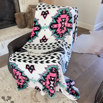 The Magnolia Lightweight Soft Throw Blanket 60\