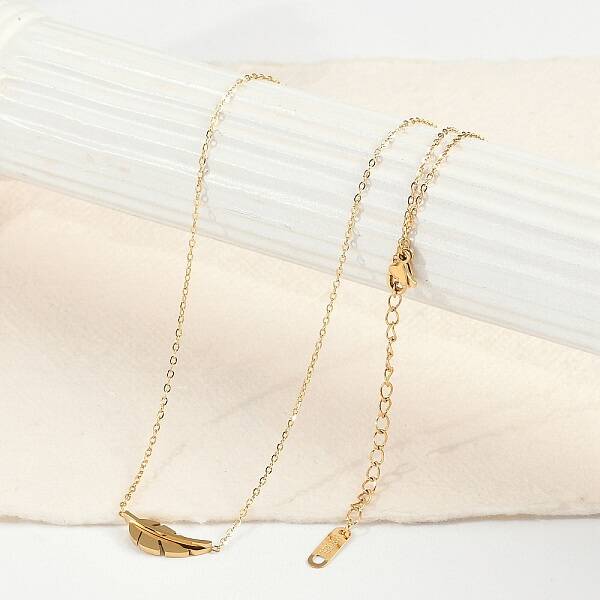Ion Plating(IP) 304 Stainless Steel Leaf Pendant Cable Chain Necklaces for Women