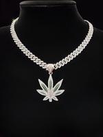 Luxury Maple Leaf Shaped Pendant Necklace for Men & Women, Rhinestone Decor Cuban Chain Necklace for Party, Streetwear Punk G...