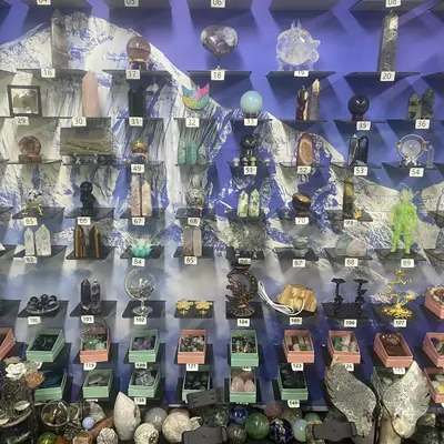 Cindy crystal tower 、sphere、carving、live sale (first row 3 order. second row 2 order.other row 1 order ) every order ca...