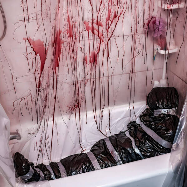 Scary Fake Human Body in Bag Outdoor/ Indoor Props Halloween Decoration Spooky Decor Ideas