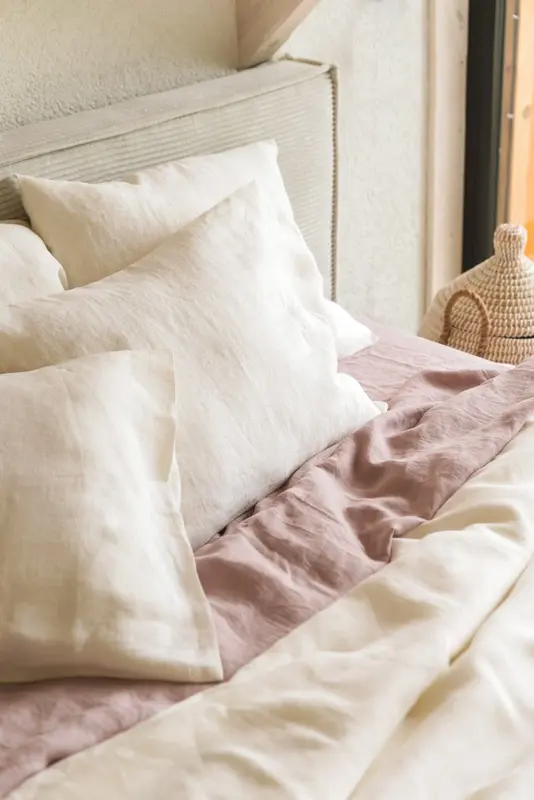 Linen pillowcase in White | Size: US Standard