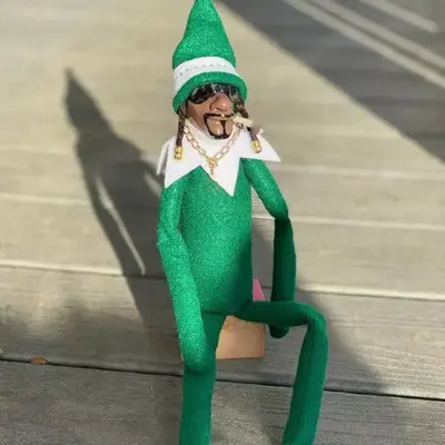 1pc, Festive Stoop Christmas Elf Resin Doll Ornament - Perfect Holidayr Gift for Family and Friends