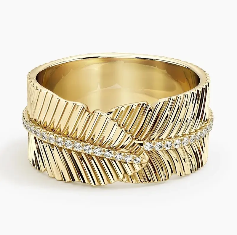 10K Gold 0.25 CT.T.W. Round Cut Diamond Leaves Wedding Band