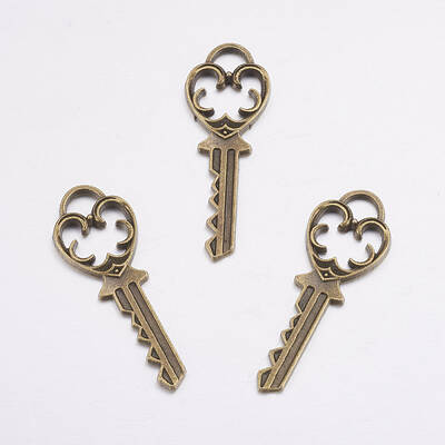 Alloy Key Pendants