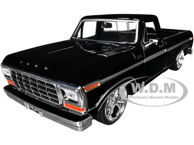 1979 Ford F-150 Custom Pickup Truck Black Maxx Design Series 1/24 Diecast Model Car by Motormax