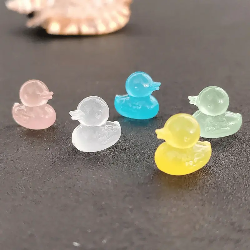 Random Color Mini Resin Ducks, 50pcs Glow in The Dark Tiny Ducks, Micro Landscape Gardening Figurines, DIY Toy Charms Ornamen...