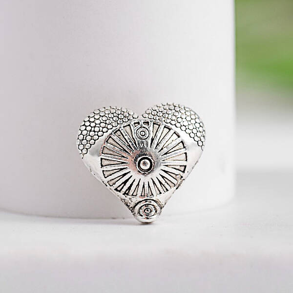 Tibetan Style Carved Heart Zinc Alloy Beads