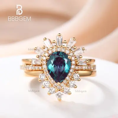 3pcs Pear Shaped Alexandrite Vintage Engagement Ring Wedding Set