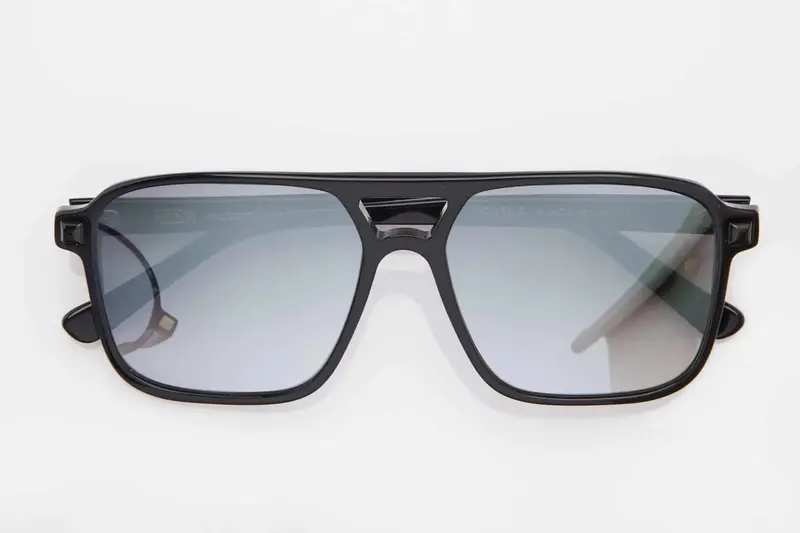PONTUS | Color: Black