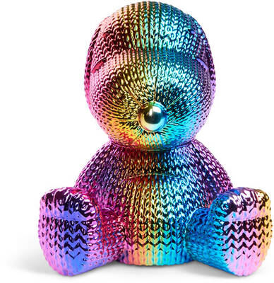 Peanuts - Snoopy Electroplated Limited Edition Vinyl Figure
