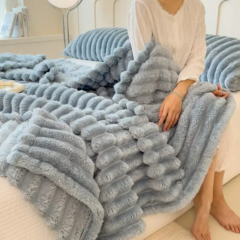 Solid Color Stripe Design Faux Fur Blanket, 1 Count Soft Warm Throw Blanket, Air-conditioned Room Accessories Blanket, Warm N...