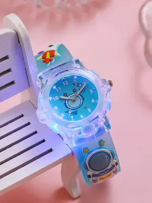 Cute Cartoon Spaceman Design Luminous Watch, Fashionable Silicone Watch for Kids, Round Dial Analog Watch for Girls & Boys, B...