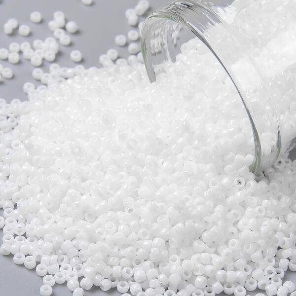 TOHO Round Seed Beads