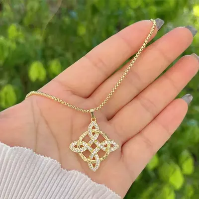 Witch knot necklace golden zircon hollow snowflake box chain female jewelry fashion accessories
