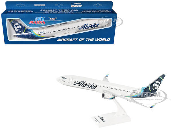 Boeing 737-900 Commercial Aircraft Alaska Airlines (N494AS) White with Blue Tail (Snap-Fit) 1/130 Plastic Model by Skymarks