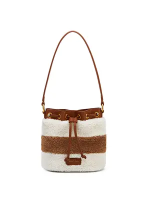 Smting fluffy drawstring bucket bag