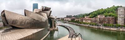 Bilbao Tour with Context: From the Old Town to the Guggenheim Museum
