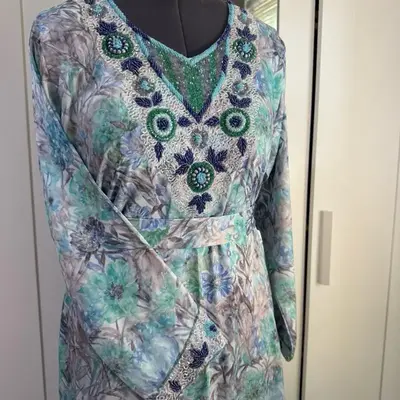 Blue Sky Mukhawara - Product with Blue Sky Theme and Mukhawara Description