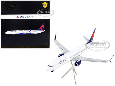 Boeing 737-900ER Commercial Aircraft with Flaps Down Delta Air Lines White with Blue and Red Tail Gemini 200 Series 1/200 Die...