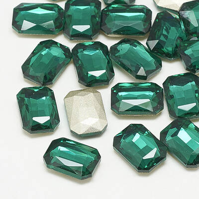 Pointed Back Glass Rhinestone Cabochons