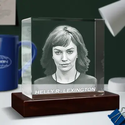 3D Memory Crystal™ - Tabletop - Square - Severance-Standard / Helly / Medium