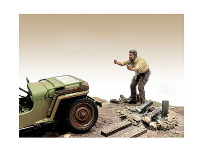 4X4 Mechanic Figure 6 for 1/18 Scale Models by American Diorama