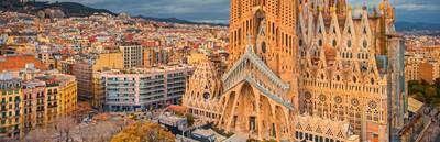 Barcelona’s Architecture: A Guide to Art Nouveau and Gaudi  with Context