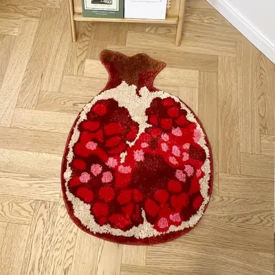 Pomegranate Shaped Bath Mat, Non-slip Soft Absorbent Carpet, Fruit Design Floor Mat for Home Bathroom Living Room Decor
