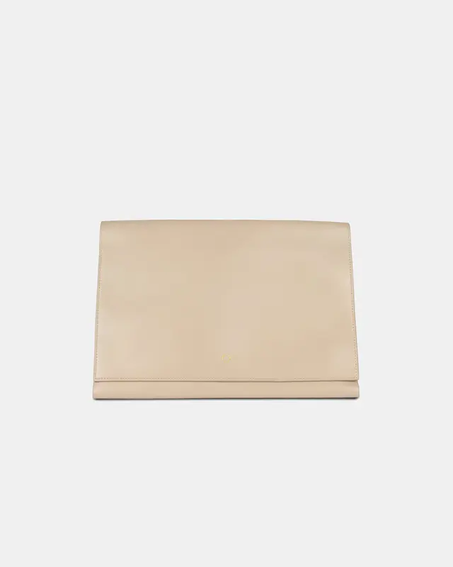 BO Clutch | Color: Sand