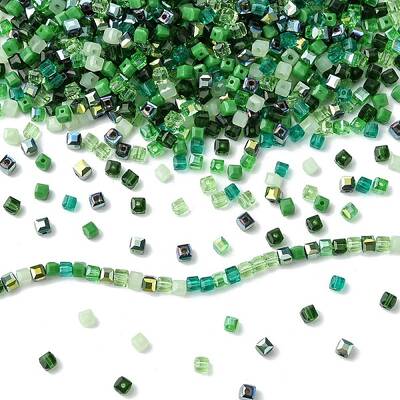 500Pcs Cube Glass Beads