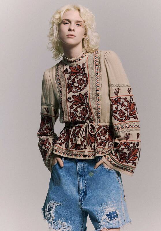 Blouse Beena Embroidery Ss24-082 Taupe | Color: TAUPE | Size: L