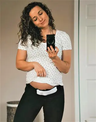 Maeband maternity belly bands jeans extender with a strong velcro closure for easy adjustability. Comes in a variety of sizes...