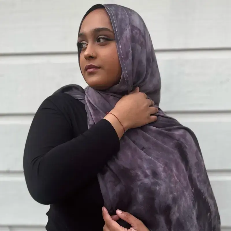 Modal hijab in THUNDERSTORM