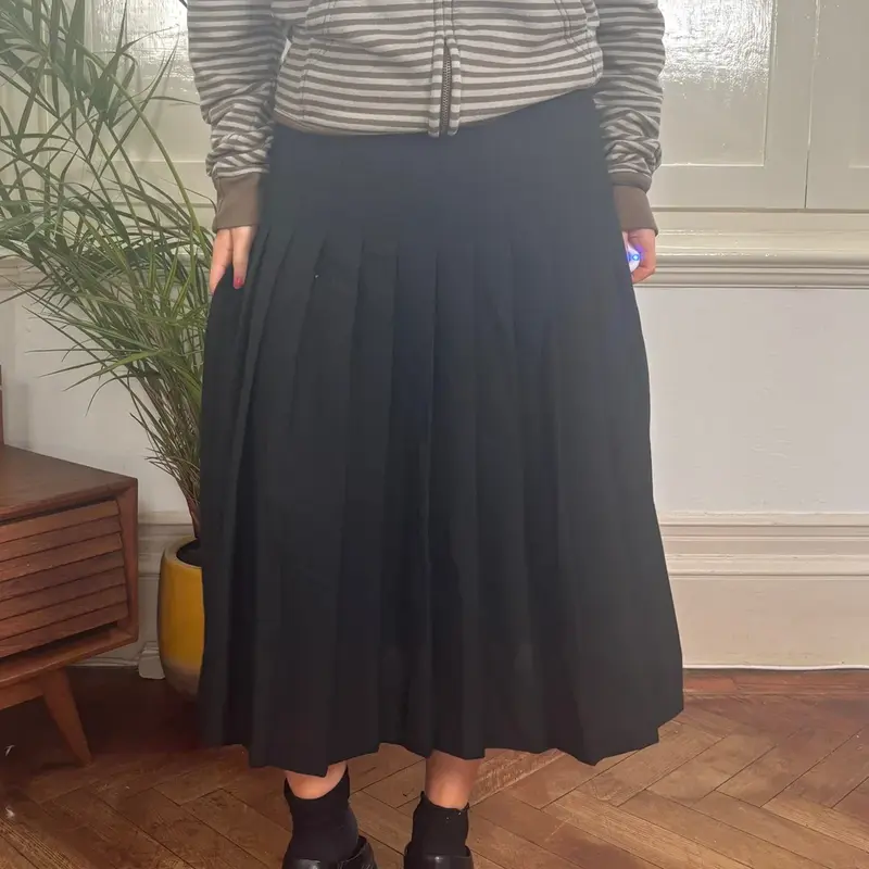 La Torre Midi Pleated Skirt - 28W UK 8 Black Polyester Blend