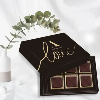 Beautifully packaged chocolate chips gift box, an ideal dessert for night enjoyment, and also a good choice for gifts Snack B...