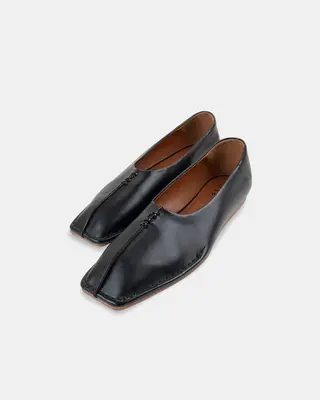 GAIA Flats – BLACK | Size: EU40 | Color: Sand