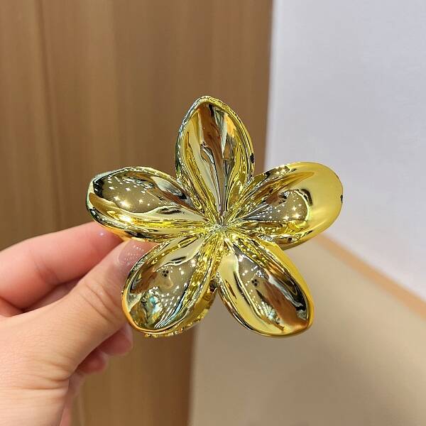 Flower Plastic Claw Hair Clips