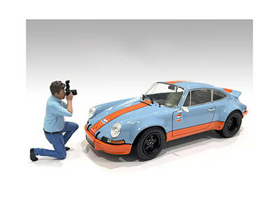 Photographers Figure #3 for 1/18 Scale Models by American Diorama