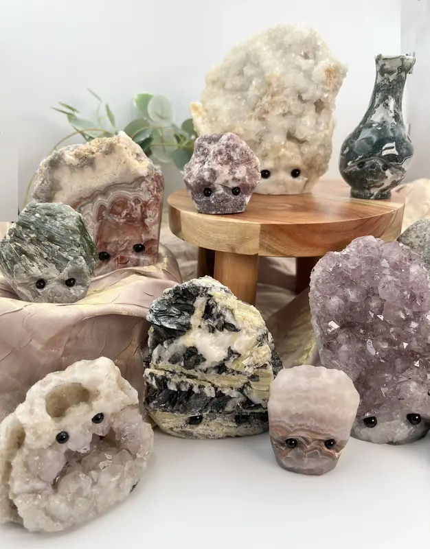 Crystal Hedgehogs Special Crystal Buddies - Amethyst, Quartz, Moonstone, Pet Rock, Unique Home Decor Ornaments, Cute Gift, Ro...
