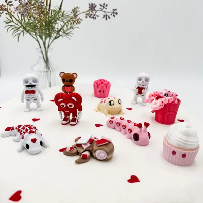 Valentineās Day Mini Pocket Friends - Limited Edition Collectible Fun for Desk or Collection
