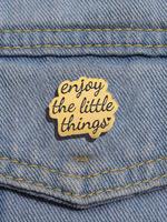 Unisex Casual Letters Design Brooch, Cute Novelty Badge for Clothes & Hat & Backpack Decor, Chic All-match Accessories for Wo...