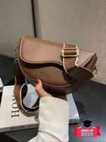 Women's Fashionable Saddle Bag, Casual Versatile Elegant Bags with Wide Shoulder Strap, Trendy All-match Sling Purse for Dail...