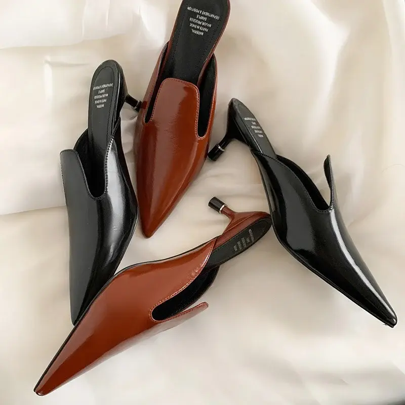 CHIKO Janelle Pointy Toe Kitten Heels Clogs/Mules Shoes