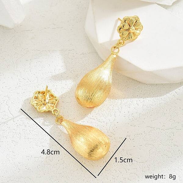 Luxurious Gold Earrings with Elegant Star and Heart Design