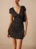Women's Ditsy Floral Print V Neck A Line Dress, Elegant Fashion Casual Short Dress for Daily Outdoor Wear, Women Dress for Su...