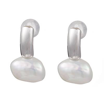 Natural Pearl Ear Studs