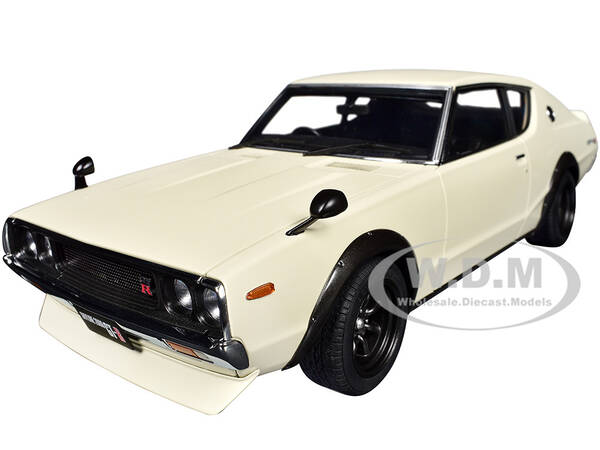 Nissan Skyline 2000GT-R (KPGC110) Tuned Version RHD (Right Hand Drive) White 1/18 Model Car by Autoart